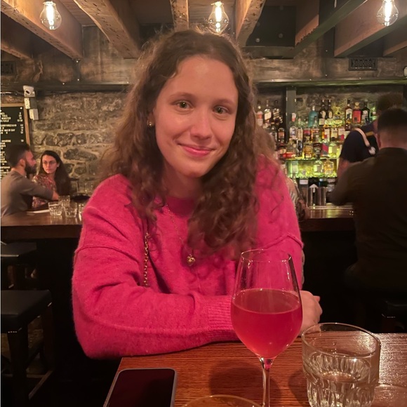 Meet your Posher, Paulina - Picture 1 of 1